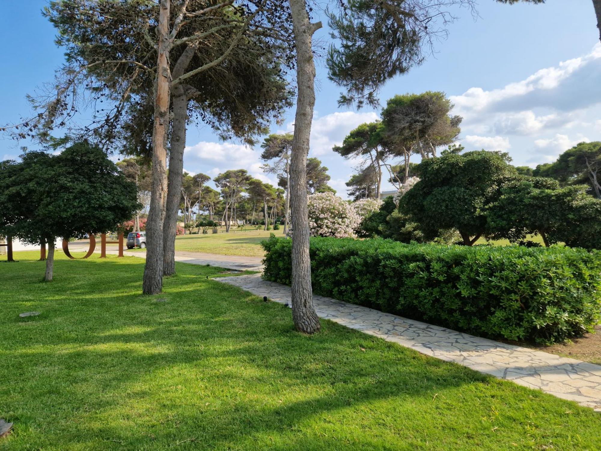 Oasis Park Hotel Torre dell'Orso Exteriör bild