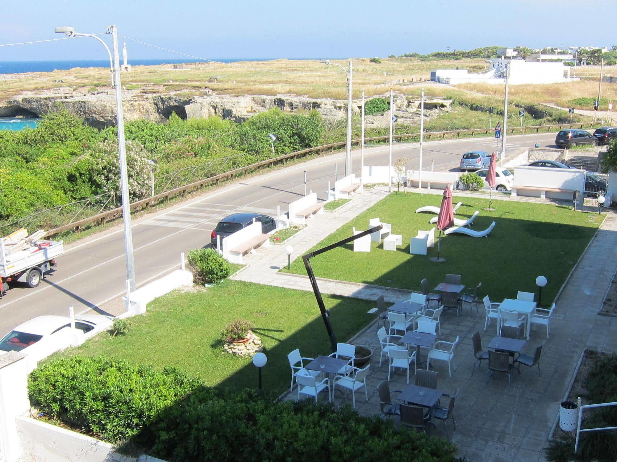 Oasis Park Hotel Torre dell'Orso Exteriör bild